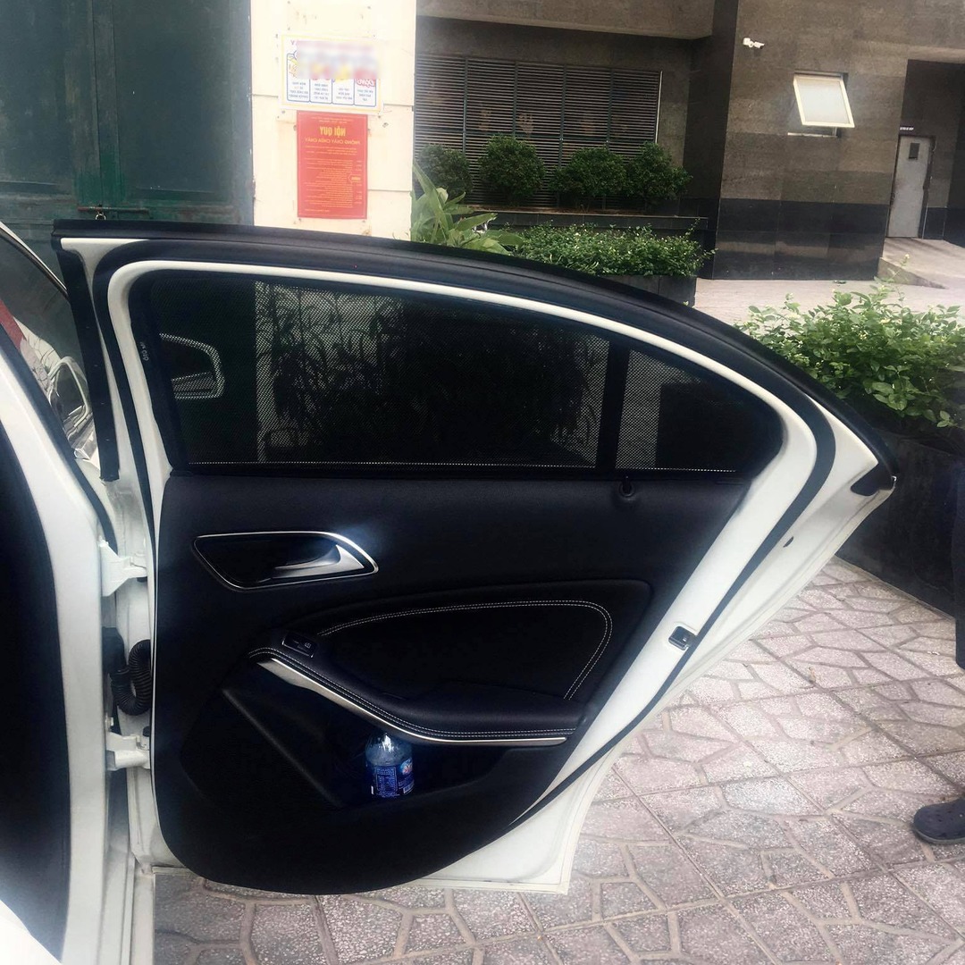 MERCEDES A200 custom-fit car window sun shades — photo 5