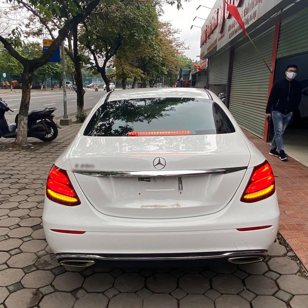 MERCEDES E200 2016-2022 custom-fit car window sun shades — photo 8