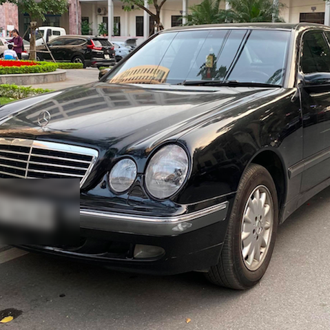 MERCEDES E240 1993-2002 custom-fit car window sun shades — photo 1