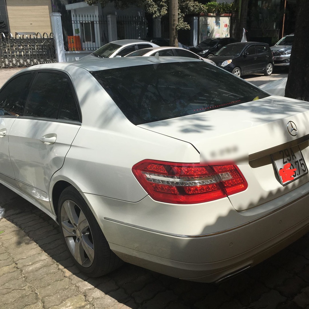 MERCEDES E300 2010-2015 custom-fit car window sun shades — photo 2