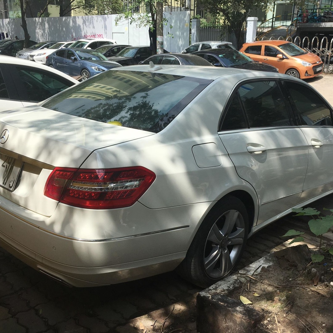 MERCEDES E300 2010-2015 custom-fit car window sun shades — photo 5