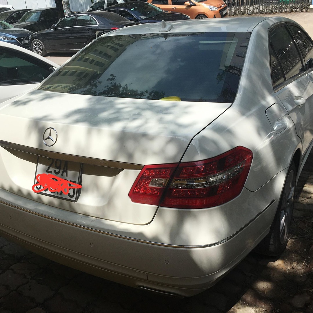 MERCEDES E300 2010-2015 custom-fit car window sun shades — photo 9