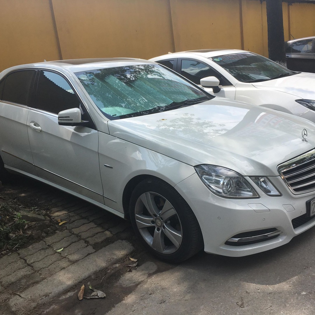 MERCEDES E300 2010-2015 custom-fit car window sun shades — photo 10