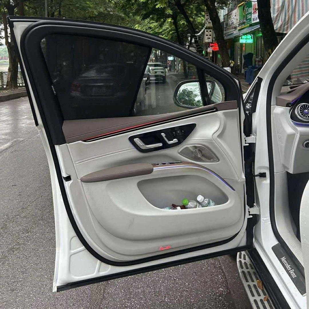 Mercedes EQS X296 SUV 2022-2026 car window sun shades — photo 2