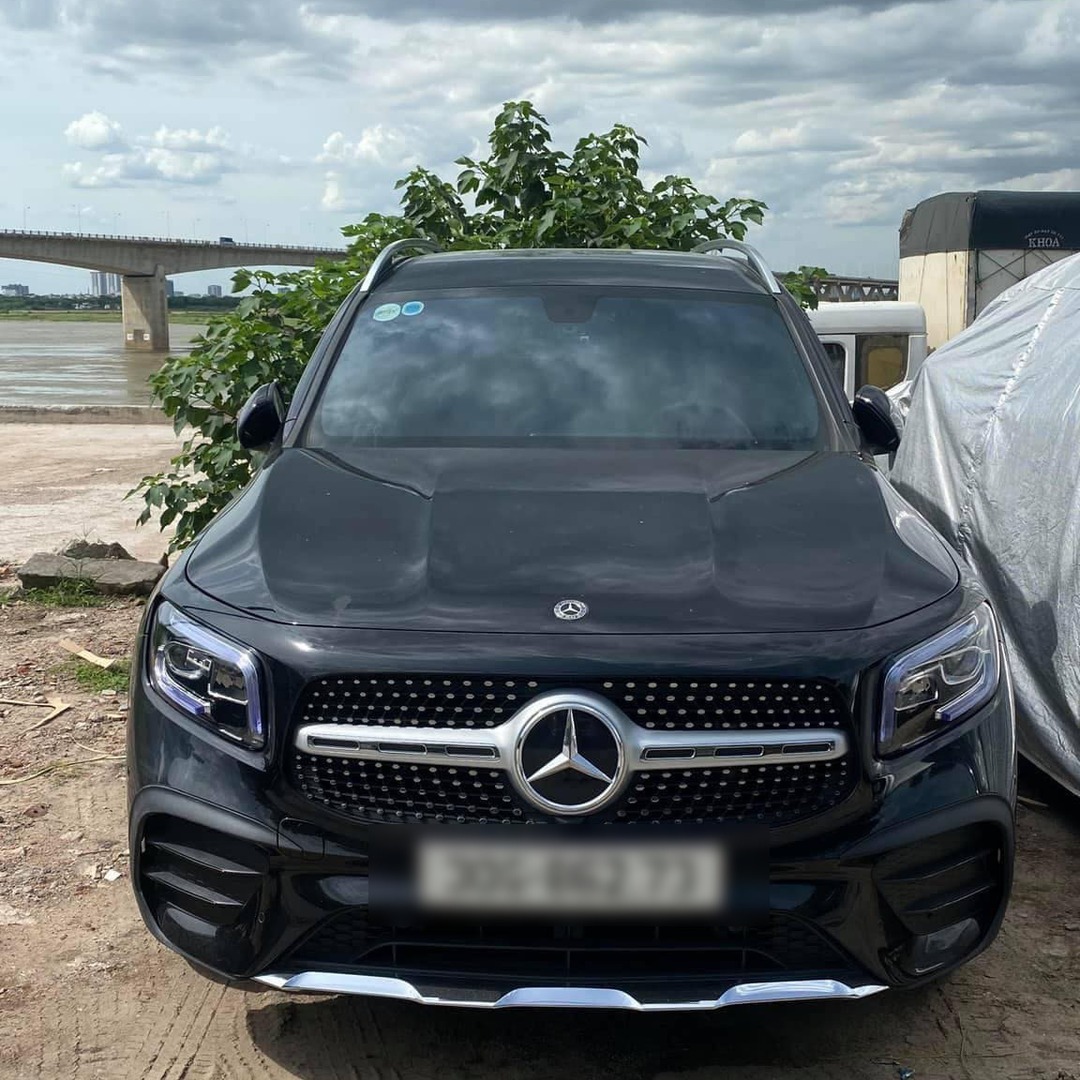 MERCEDES GLB custom-fit car window sun shades — photo 1