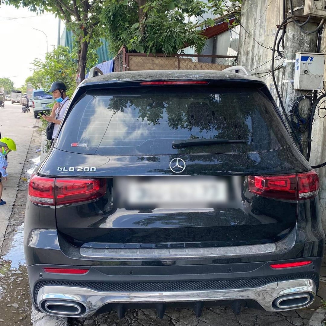 MERCEDES GLB custom-fit car window sun shades — photo 4
