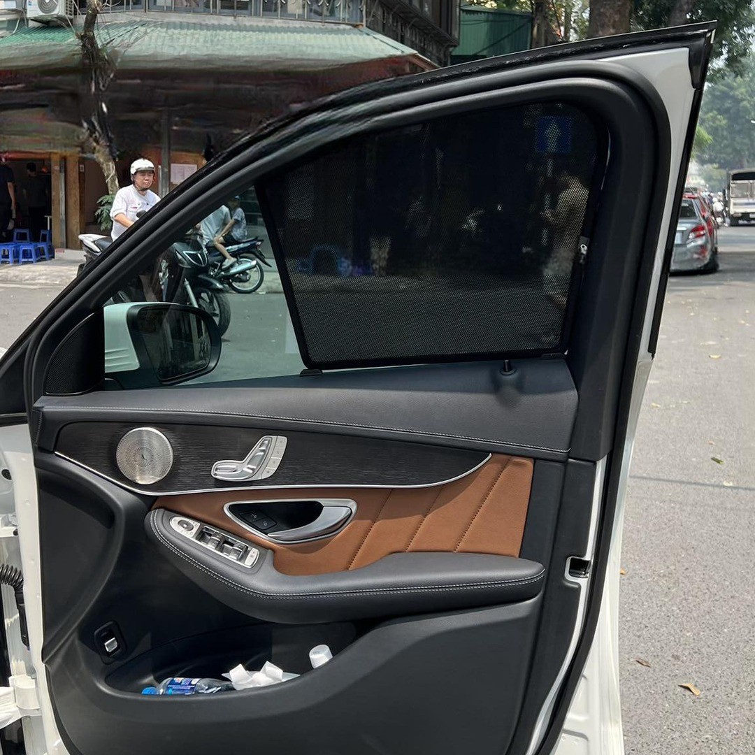 Mercedes GLC 1st Gen SUV 2016-2022 car window sun shades — photo 2