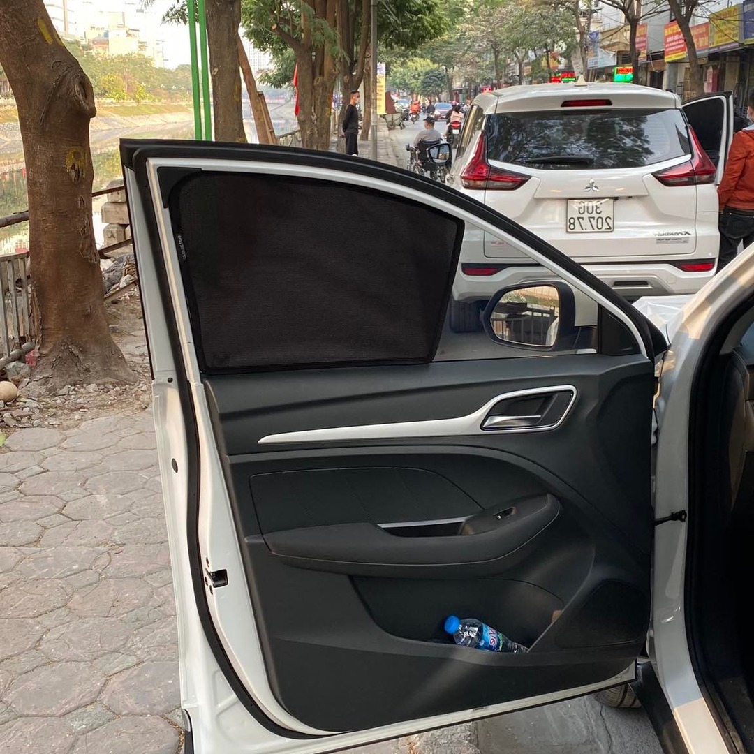 MG ZS custom-fit car window sun shades — photo 10