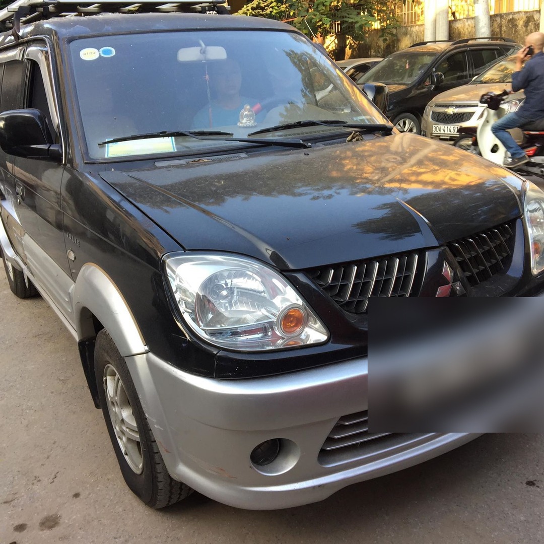 MITSUBISHI JOLIE custom-fit car window sun shades — photo 3
