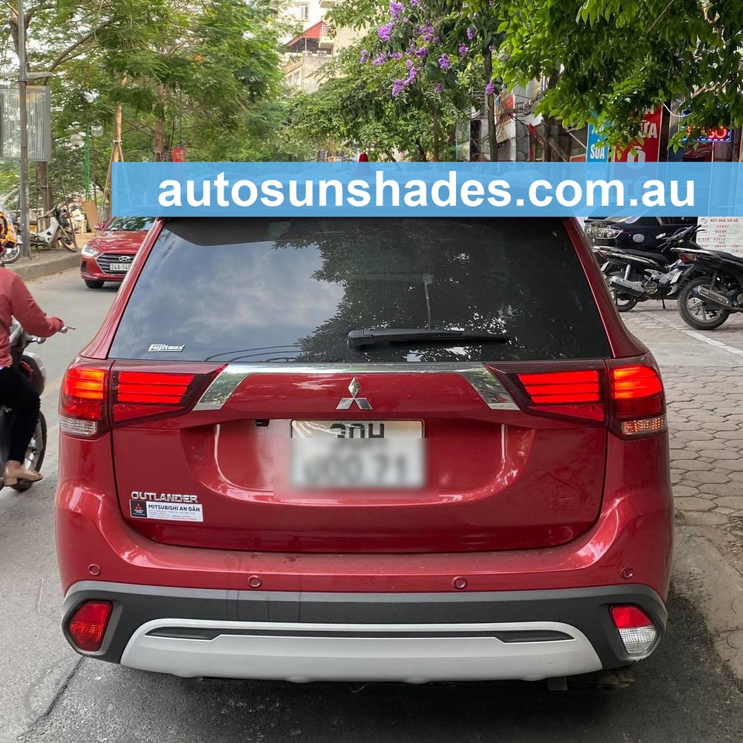 MITSUBISHI OUTLANDER custom-fit car window sun shades — photo 4
