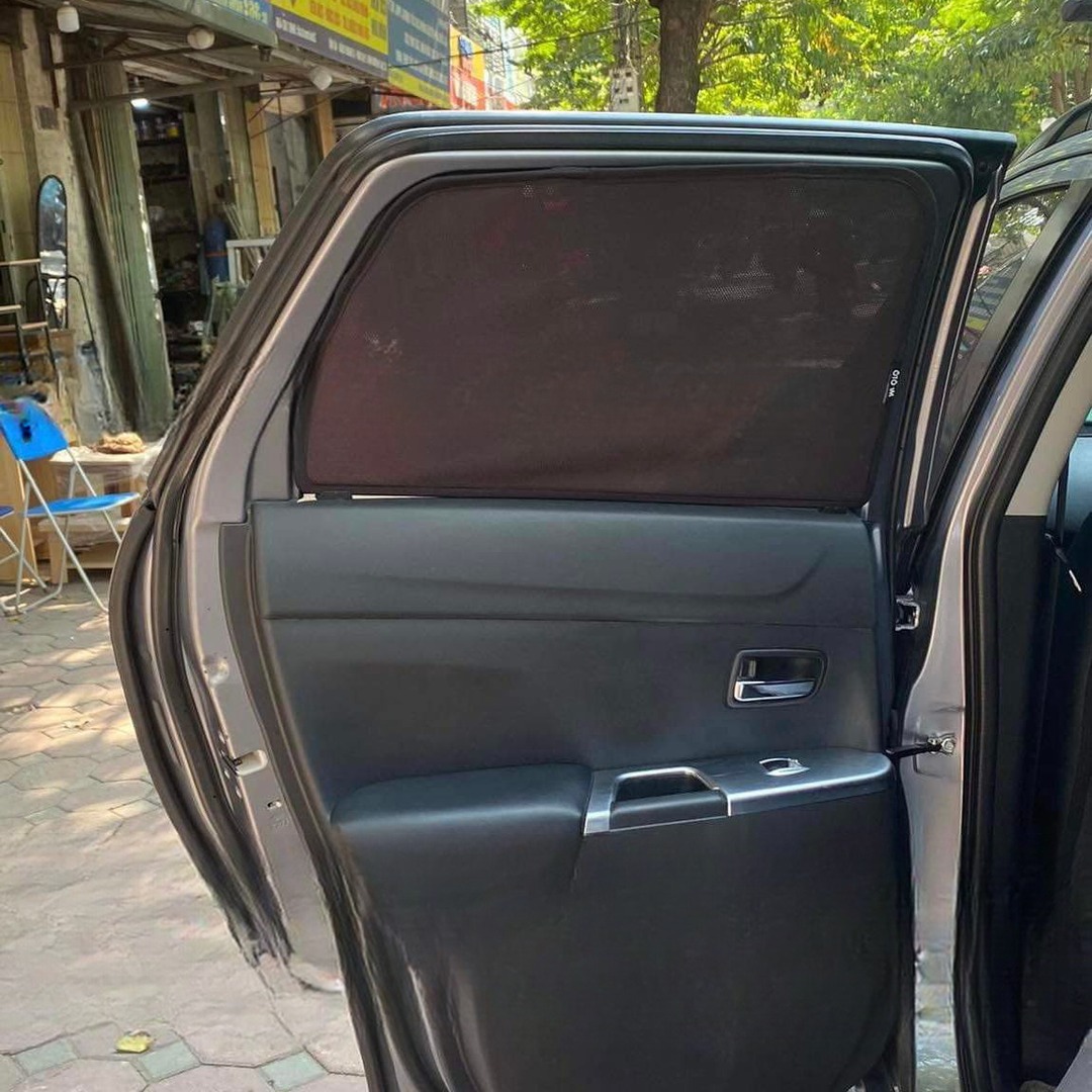 MITSUBISHI OUTLANDER custom-fit car window sun shades — photo 10