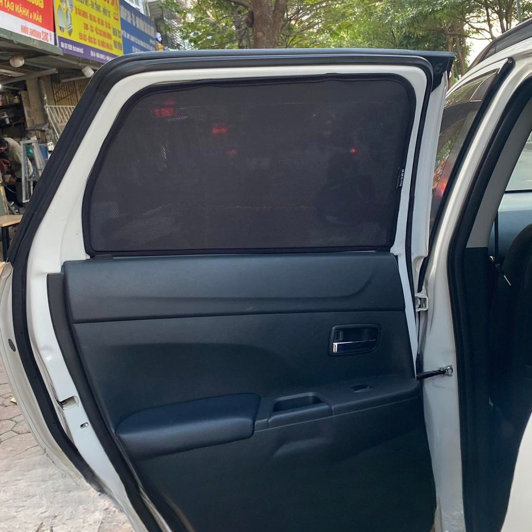 MITSUBISHI OUTLANDER custom-fit car window sun shades — photo 16