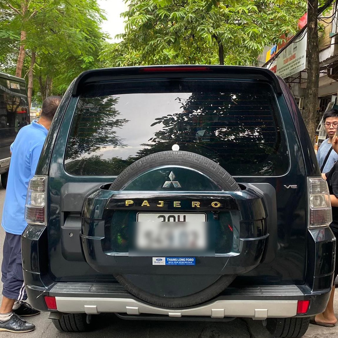 MITSUBISHI PAJERO BANK V73 custom-fit car window sun shades — photo 4