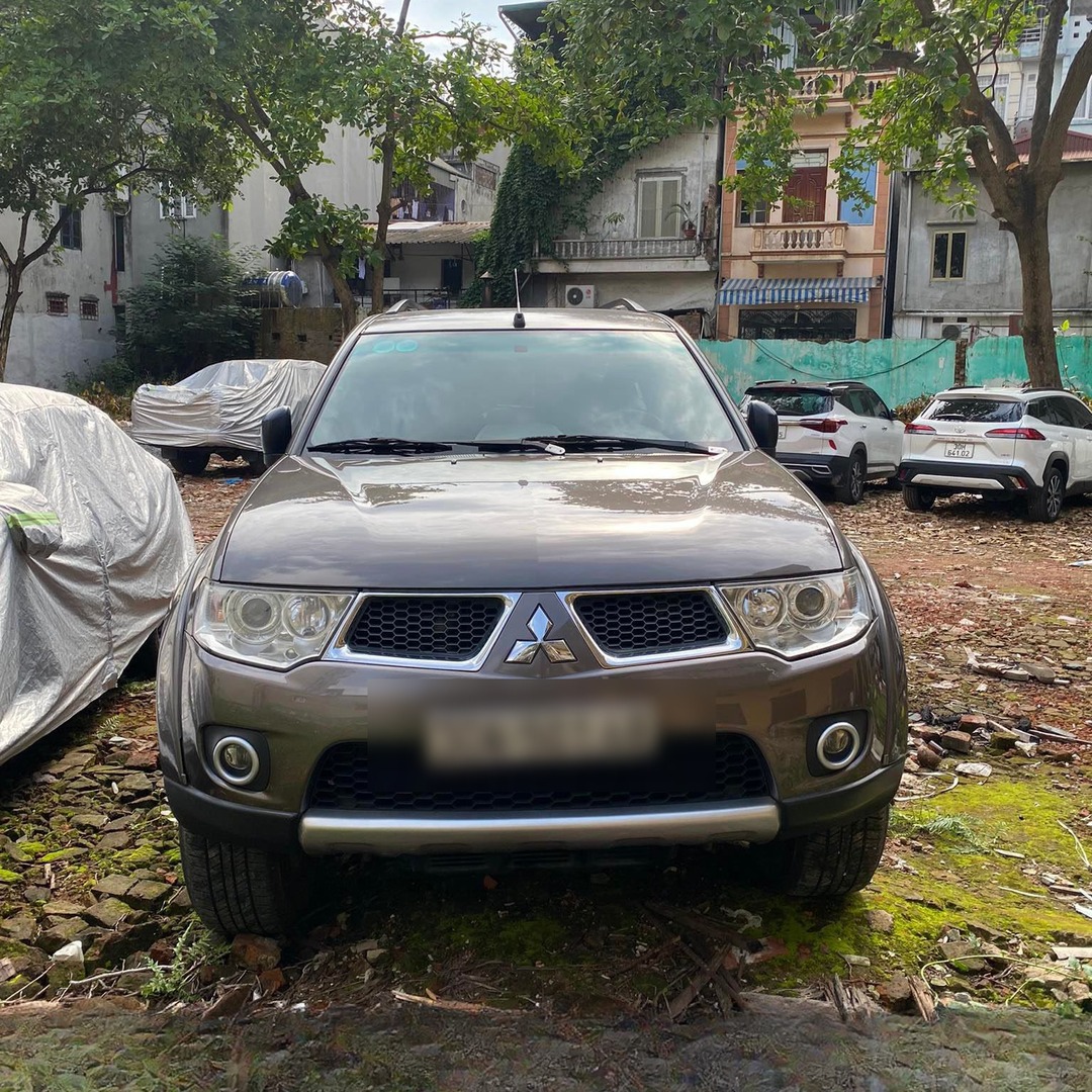 MITSUBISHI PAJERO SPORT 2009-2017 custom-fit car window sun shades — photo 12