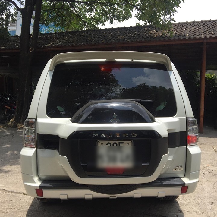 MITSUBISHI PAJERO V93 2015-2019 custom-fit car window sun shades — photo 1
