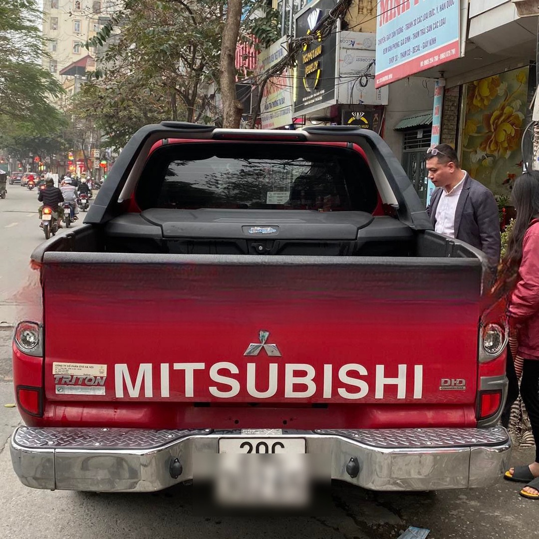 MITSUBISHI TRITON 2008-2015 custom-fit car window sun shades — photo 4