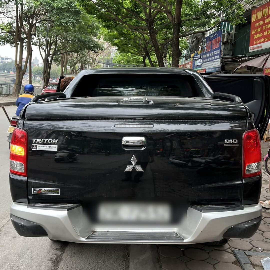 MITSUBISHI TRITON 2015-2018 custom-fit car window sun shades — photo 4