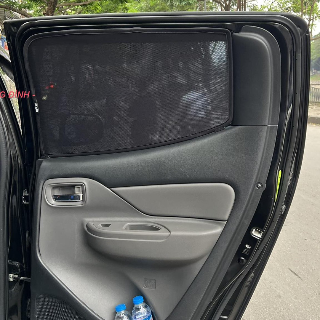 MITSUBISHI TRITON 2015-2018 custom-fit car window sun shades — photo 5