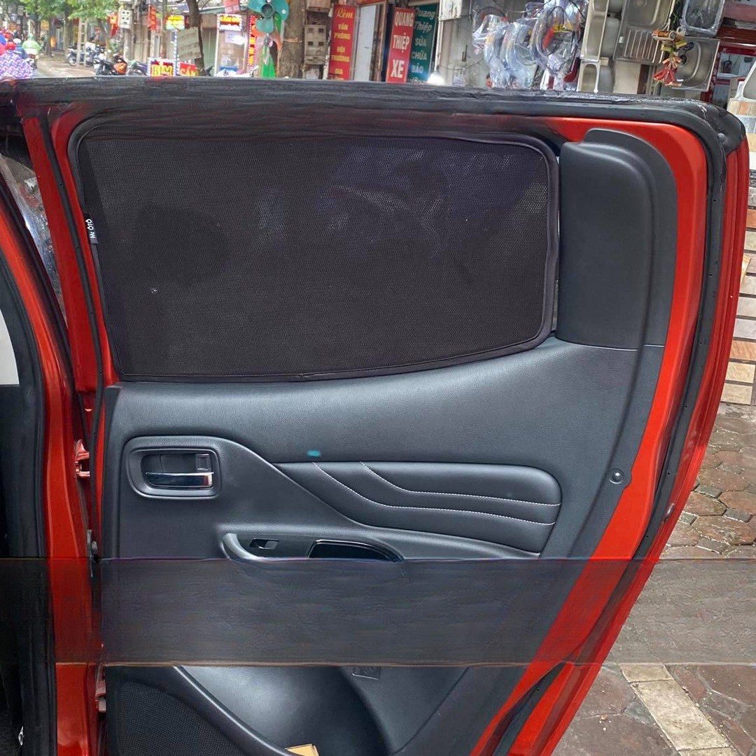 Mitsubishi TRITON 2019-2023 car window sun shades — photo 2