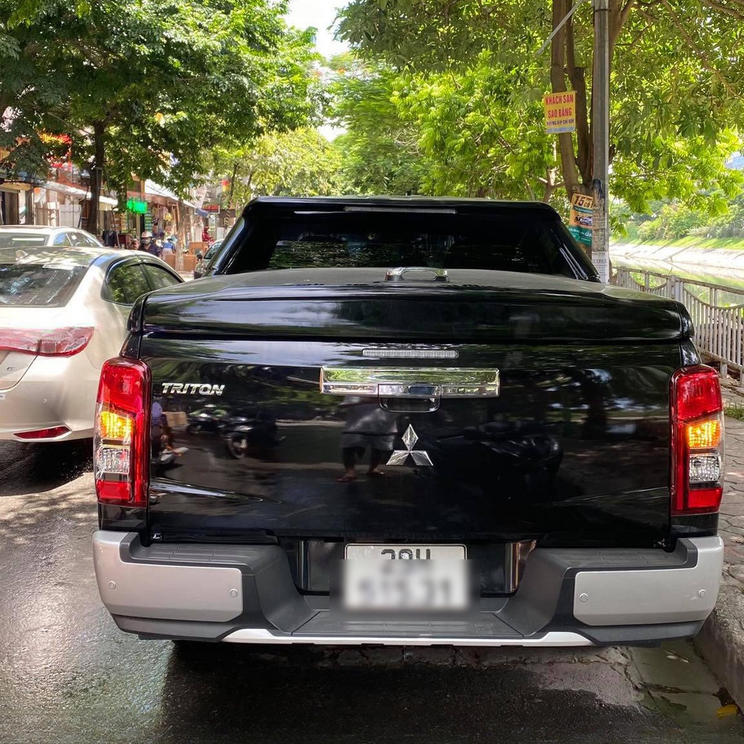 MITSUBISHI TRITON 2019-2023 custom-fit car window sun shades — photo 7