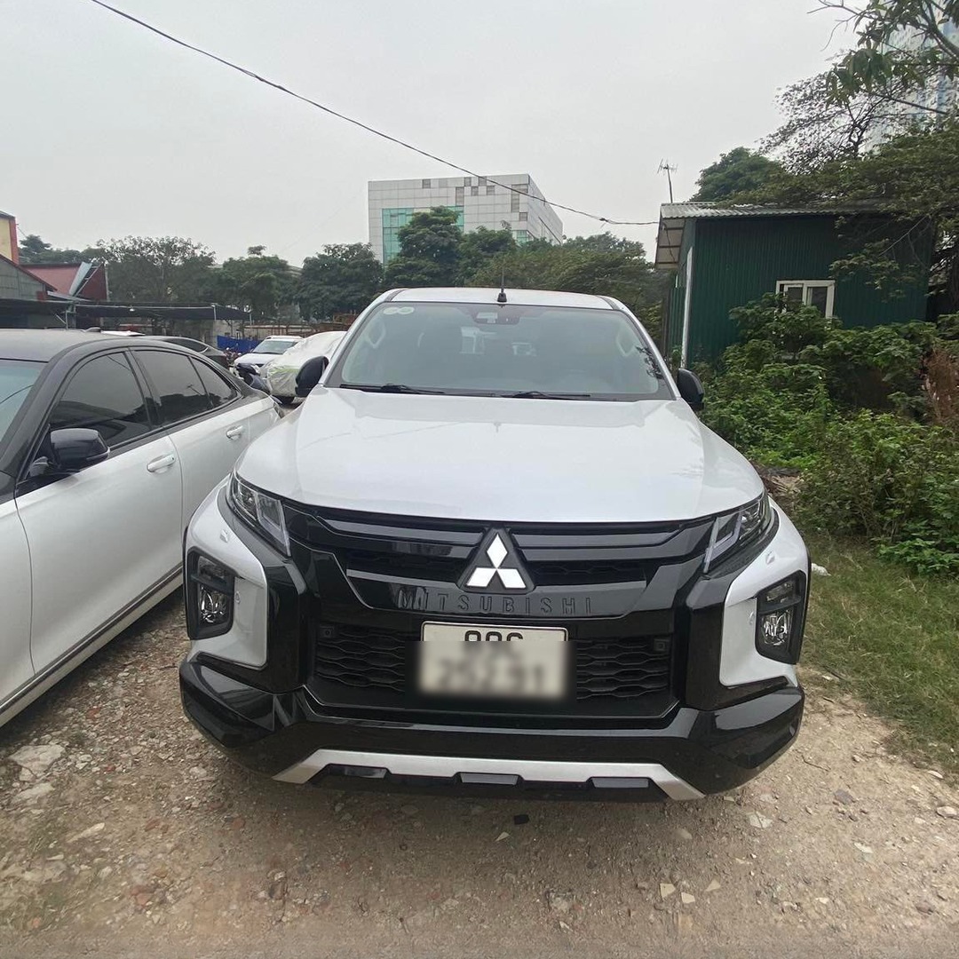 MITSUBISHI TRITON 2019-2023 custom-fit car window sun shades — photo 13