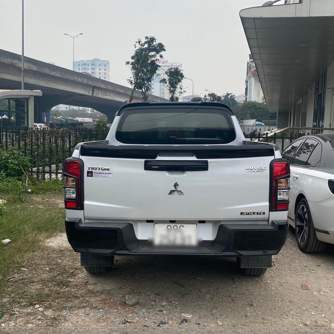 MITSUBISHI TRITON 2019-2023 custom-fit car window sun shades — photo 16