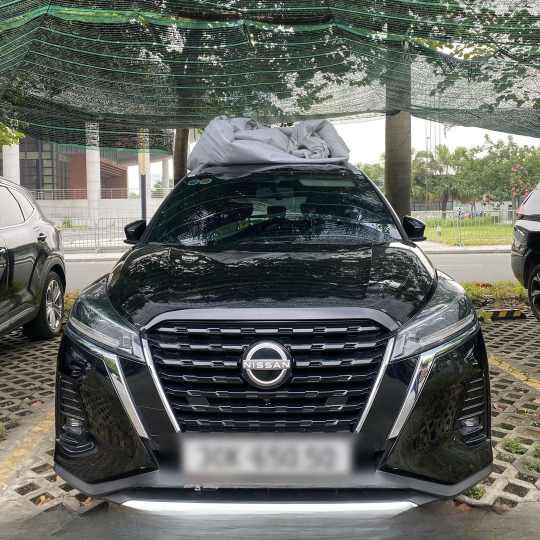 NISSAN KICKS custom-fit car window sun shades — photo 1