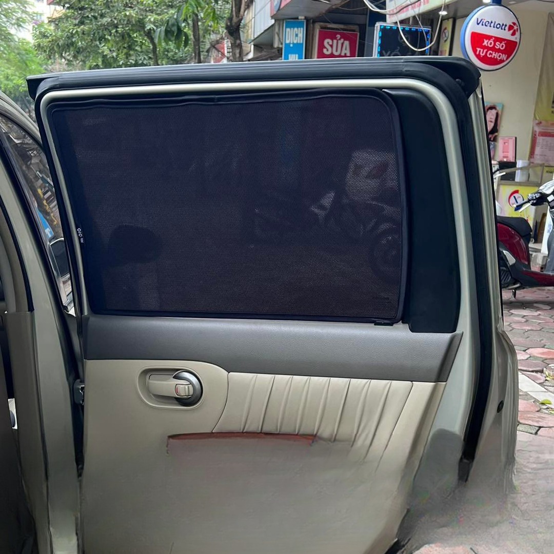 NISSAN LIVINA car window sun shades — photo 9