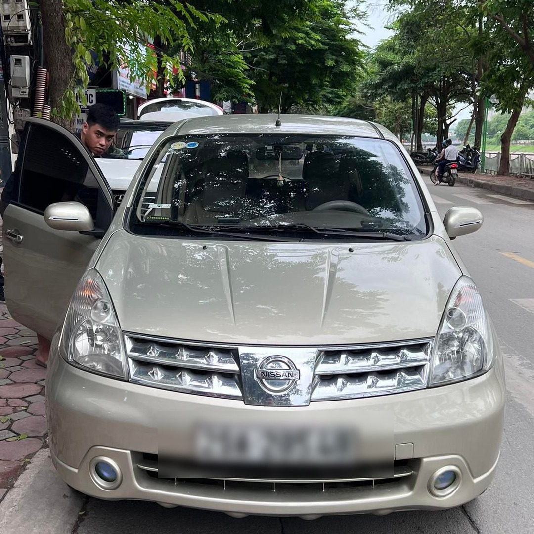 NISSAN LIVINA car window sun shades — photo 2