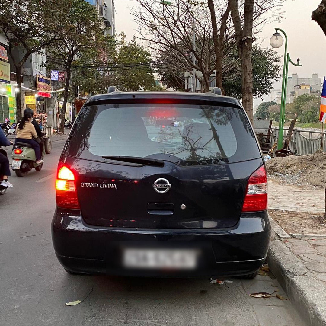 NISSAN LIVINA car window sun shades — photo 3