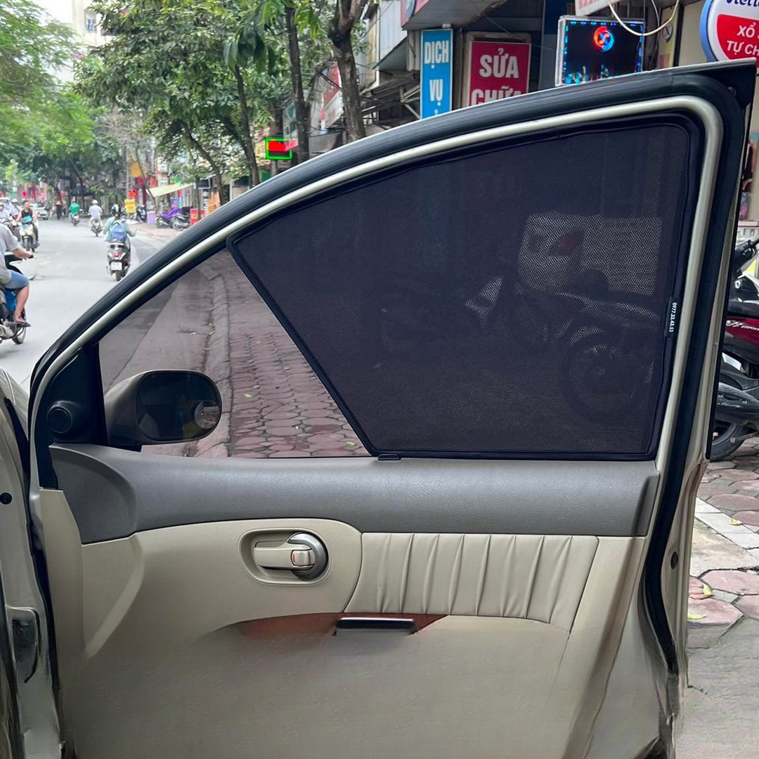 NISSAN LIVINA car window sun shades — photo 10