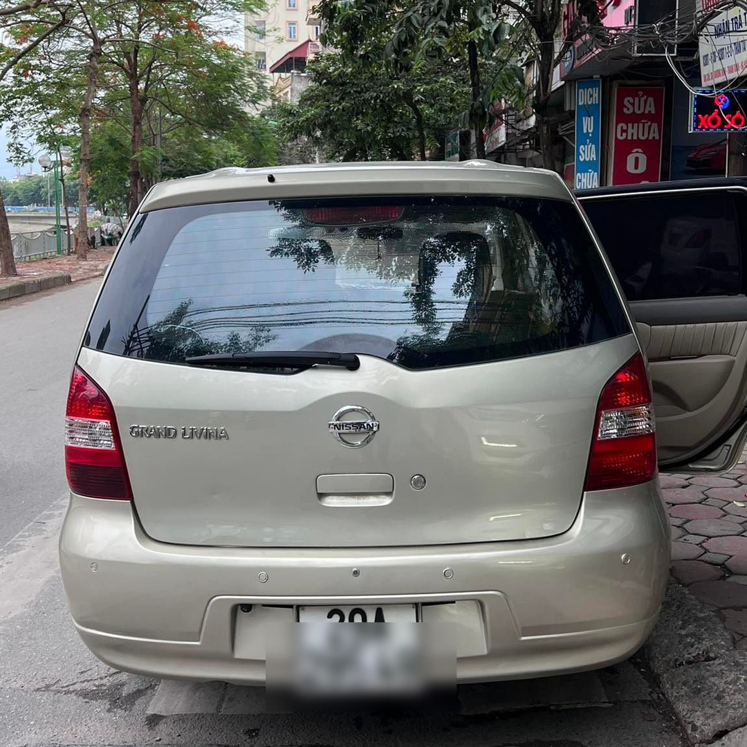 NISSAN LIVINA car window sun shades — photo 8