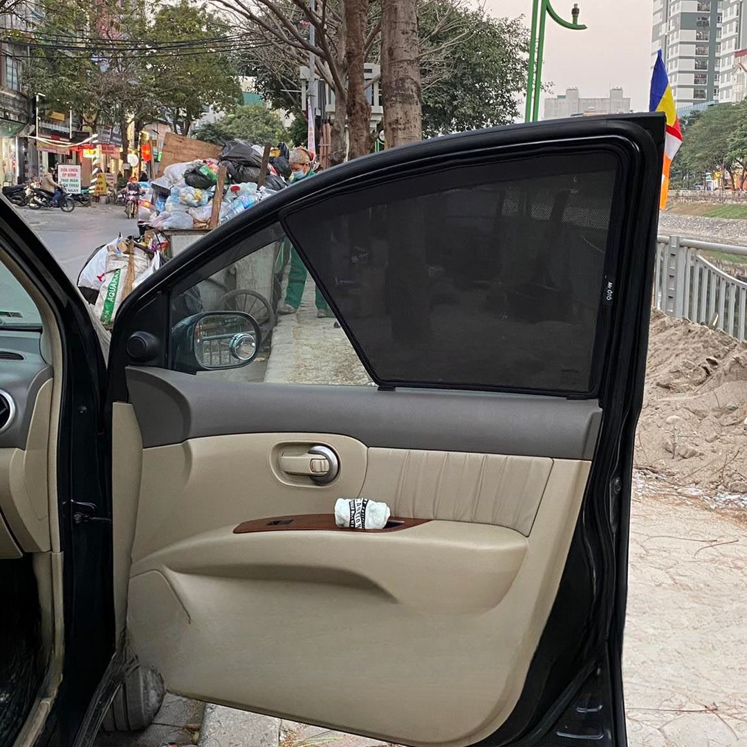 NISSAN LIVINA car window sun shades — photo 5