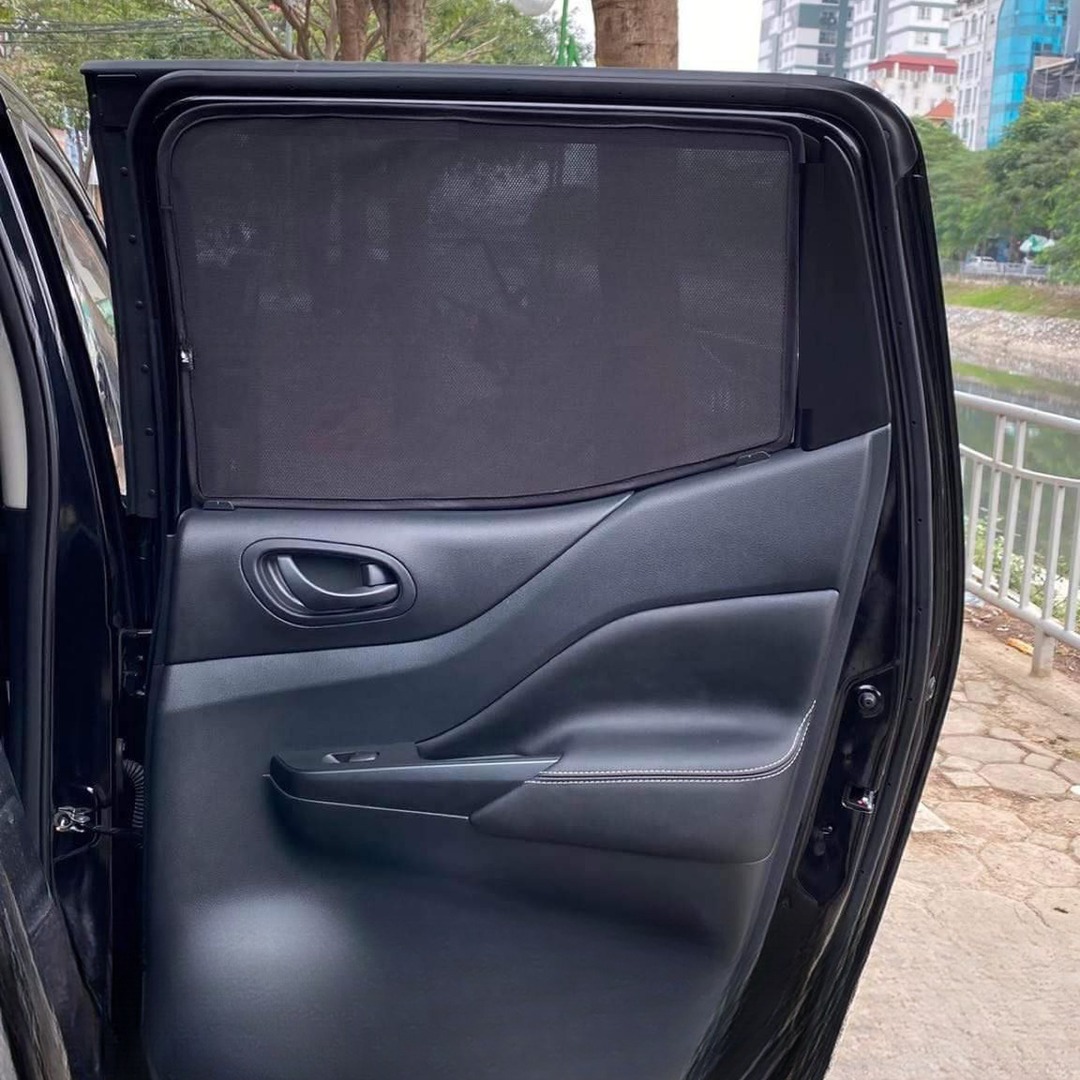 NISSAN NAVARA 2015-2024 custom-fit car window sun shades — photo 9