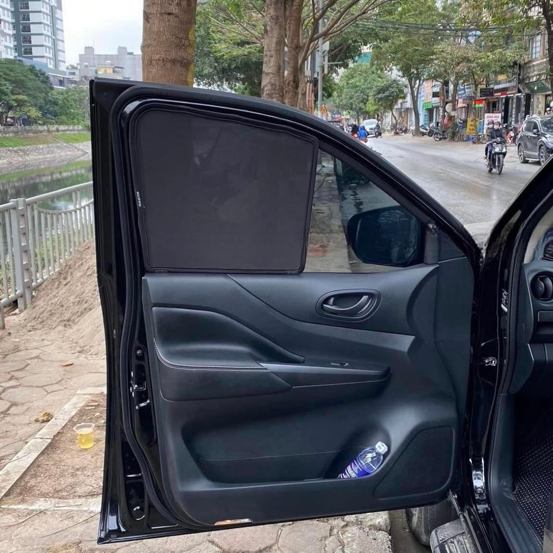 NISSAN NAVARA 2015-2024 custom-fit car window sun shades — photo 12