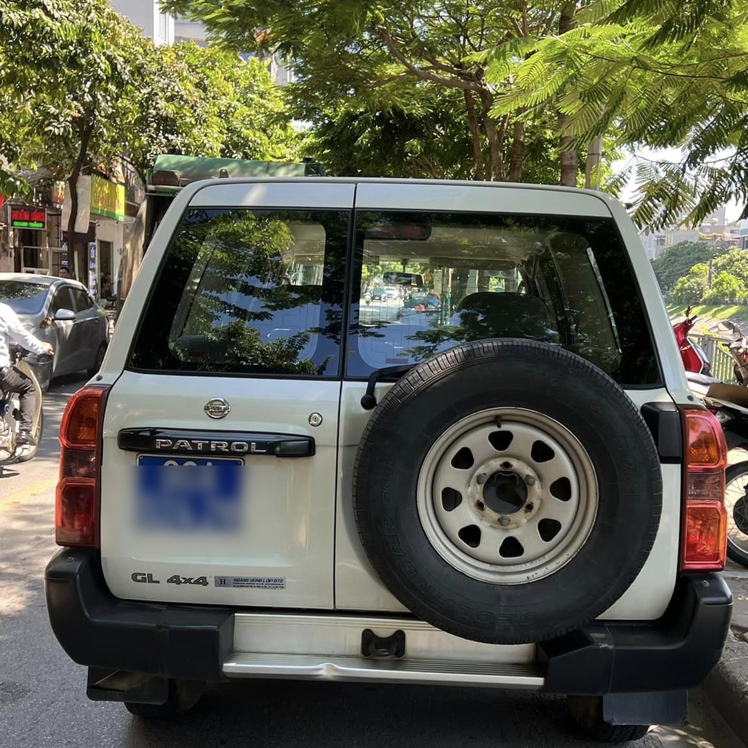 NISSAN PATROL car window sun shades — photo 2