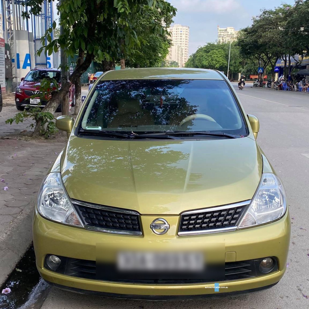 NISSAN TIDA HATCHBACK custom-fit car window sun shades — photo 1