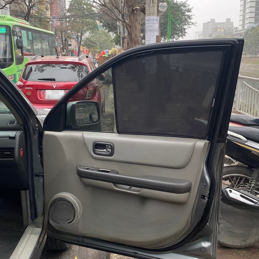 NISSAN X-TRAIL T30 2005 custom-fit car window sun shades — photo 6