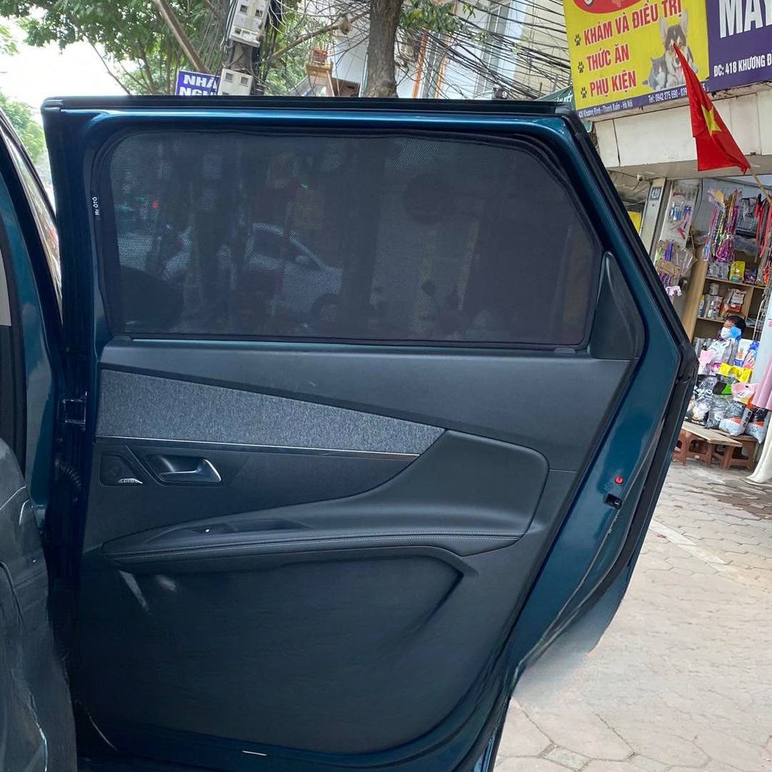 PEUGEOT 5008 custom-fit car window sun shades — photo 23