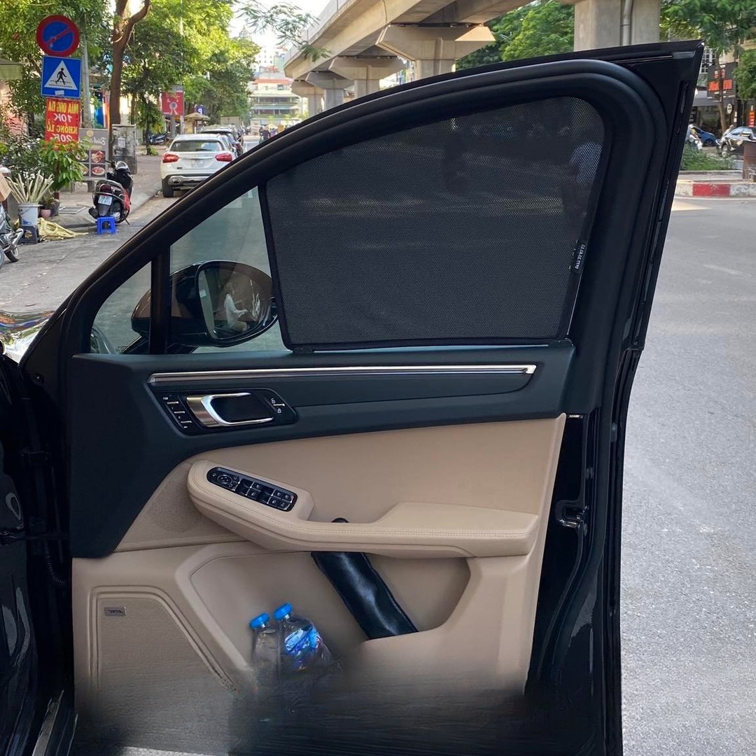 Custom-fit sun shades fitted to a PORSCHE MACAN