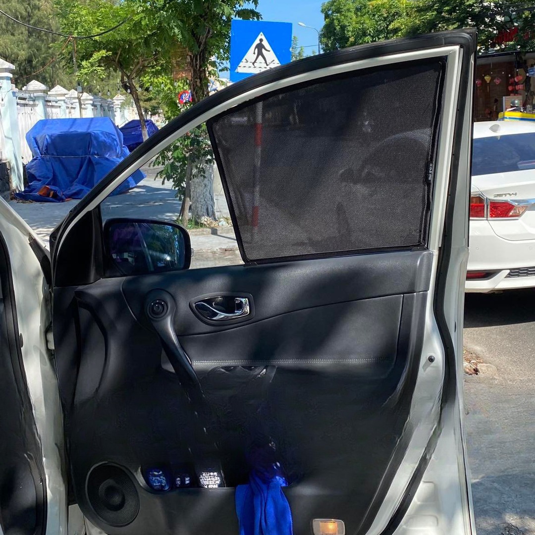 RENAULT KOLEOS car window sun shades — photo 6