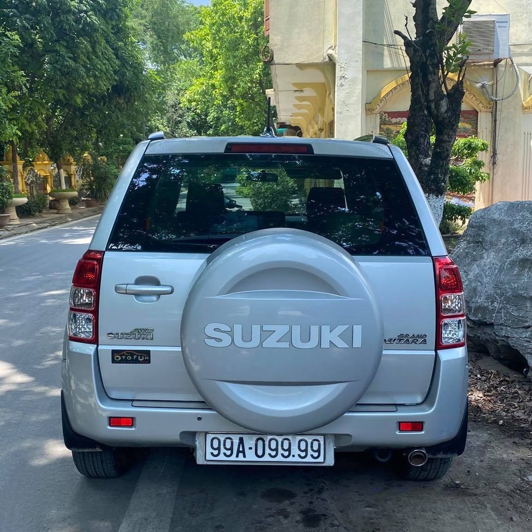 SUZUKI GRAND VITARA custom-fit car window sun shades — photo 4