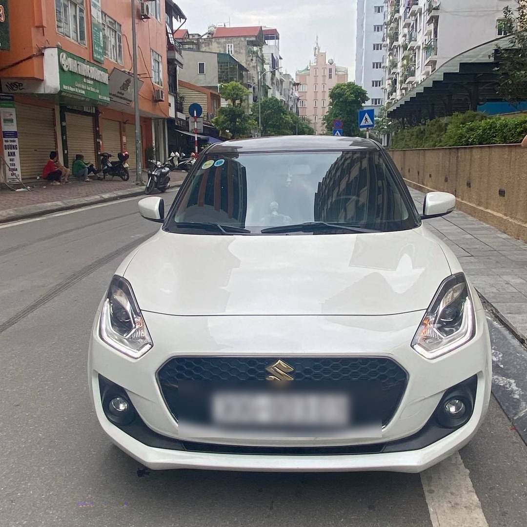 SUZUKI SWIFT 2019-2025 custom-fit car window sun shades — photo 1