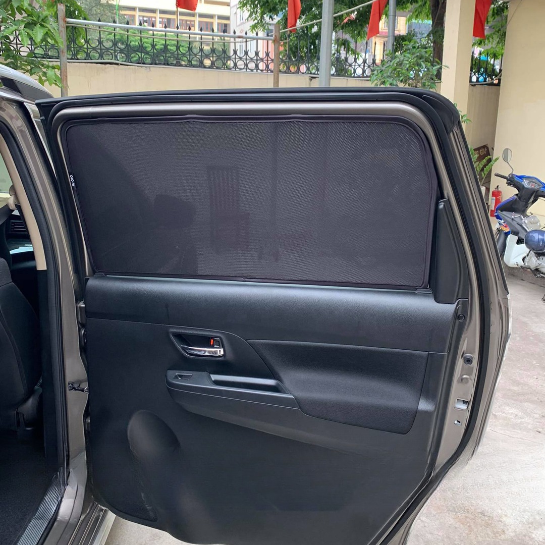 SUZUKI XL7 custom-fit car window sun shades — photo 2