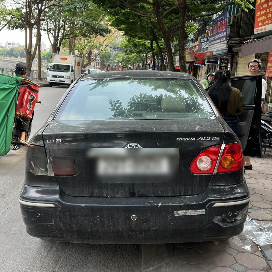 TOYOTA COROLLA ALTIS 2002-2007 custom-fit car window sun shades — photo 3
