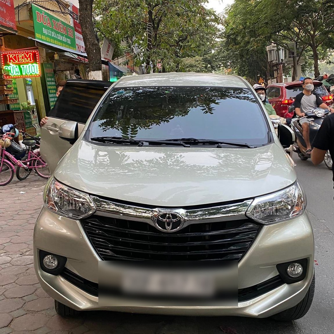 TOYOTA AVANZA 2017-2021 custom-fit car window sun shades — photo 1