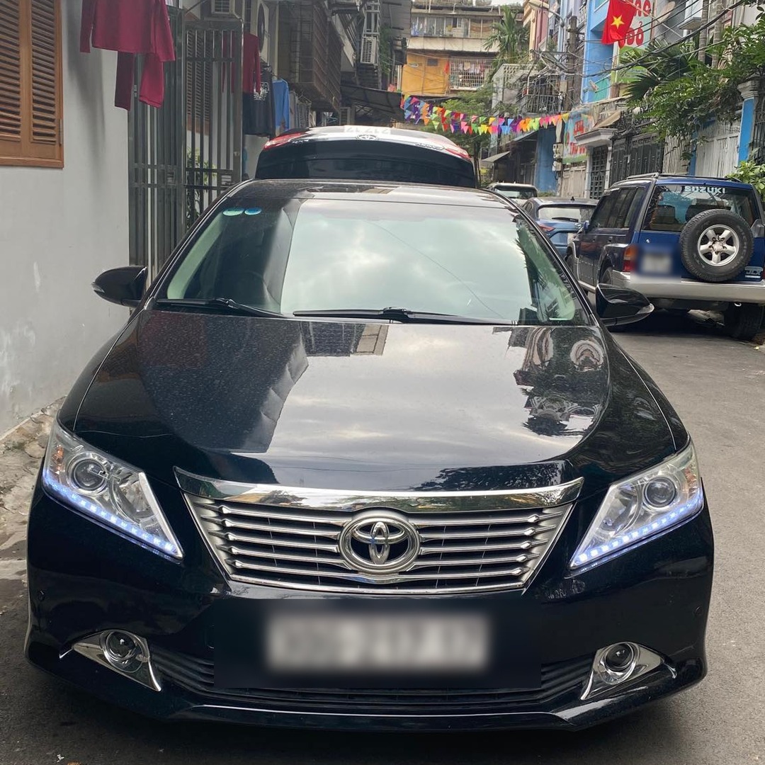 TOYOTA CAMRY 2012-2017 custom-fit car window sun shades — photo 1