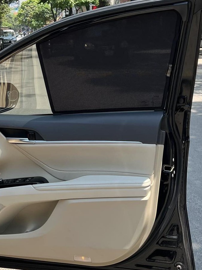 Toyota Camry XV70 Sedan 2017-2024 car window sun shades — photo 2