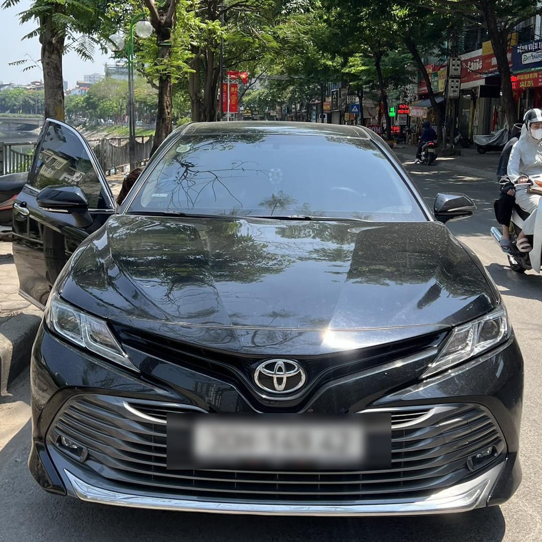 TOYOTA CAMRY 2018-2024 custom-fit car window sun shades — photo 1