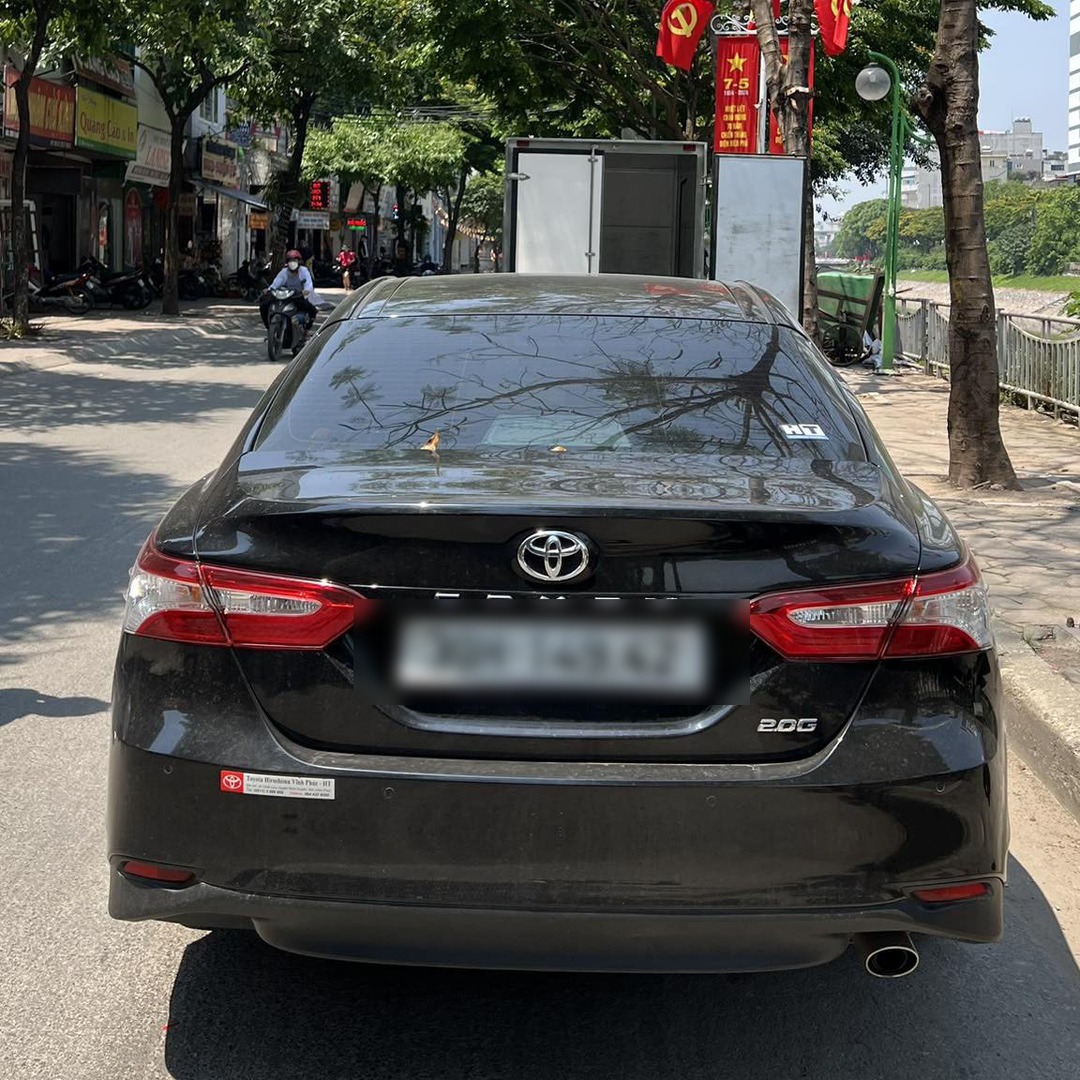 TOYOTA CAMRY 2018-2024 custom-fit car window sun shades — photo 4